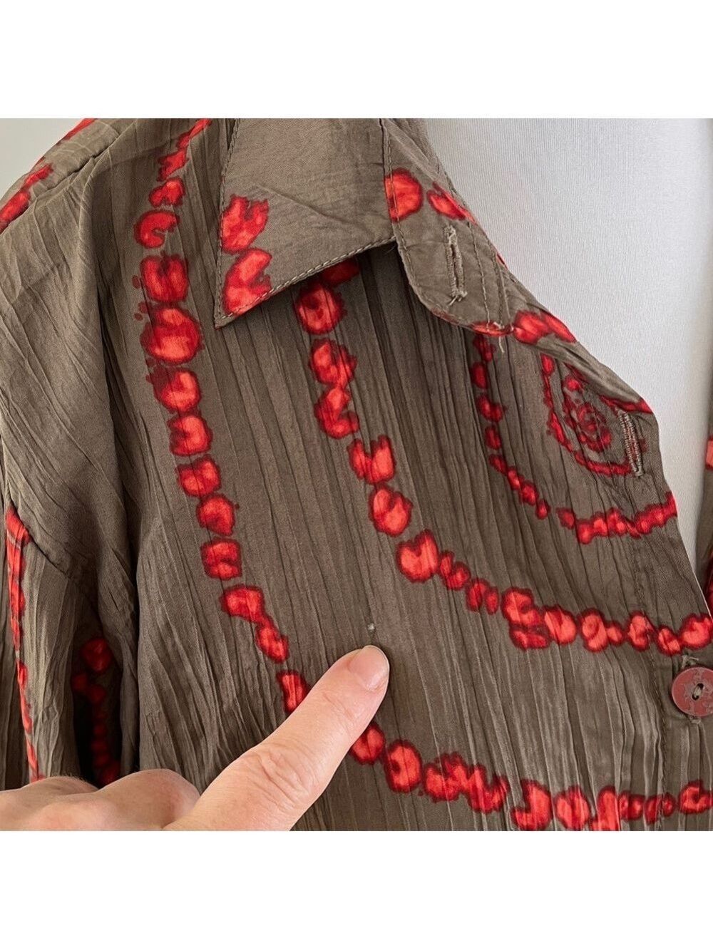 TARA VAO Tunic Blouse Button Front Spiral Splatter Pattern Crinkle Fabric Artsy - Picture 16 of 16
